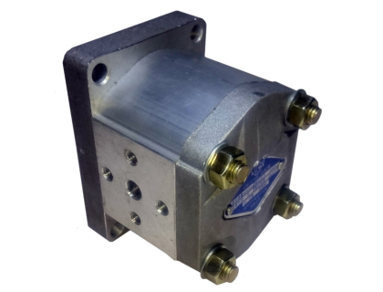 Насос шестеренчатый НШ левый CBJ-F306 / СBT-E306 (плоский прив. с площадкой, выходы под 180°) УРАЛЕЦ
